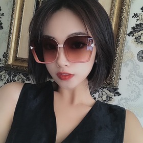 FENDI -F0352 Квадратные очки в розовом цвете