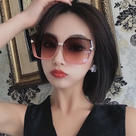 FENDI -F0352 Квадратные очки в розовом цвете