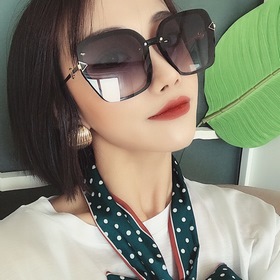 FENDI -F0352 Квадратные очки в классическом черном цвете