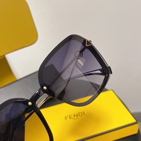 FENDI -F0352 Квадратные очки в классическом черном цвете