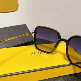 FENDI -F0352 Квадратные очки в классическом черном цвете