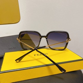 FENDI -F0352 Квадратные очки в классическом черном цвете