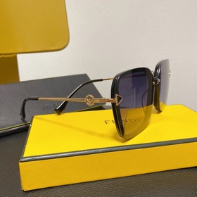 FENDI -F0352 Квадратные очки в классическом черном цвете
