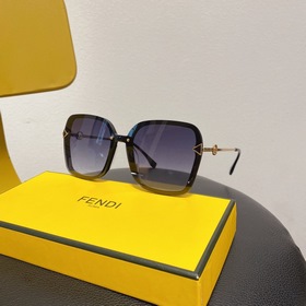 FENDI -F0352 Квадратные очки в классическом черном цвете
