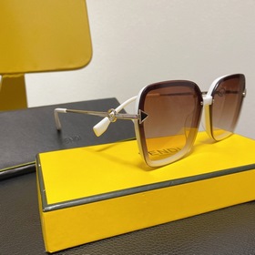 FENDI -F0352 Квадратные очки с деталями цвета чая