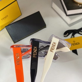 Официальный сайт с обновленной версией. FENDI Модель FF40034U. 
