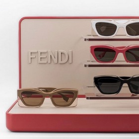 Официальный сайт представляет новую версию FENDI, модель FF40034U