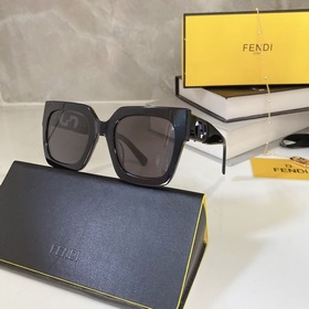 Fendi Модель： FF 40072U Размер： 51/25-145