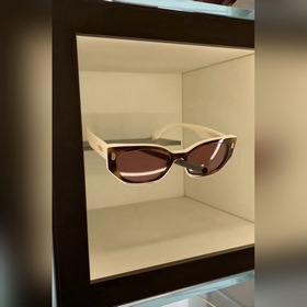 Fendi Модель： FOL011V1PF1FVF