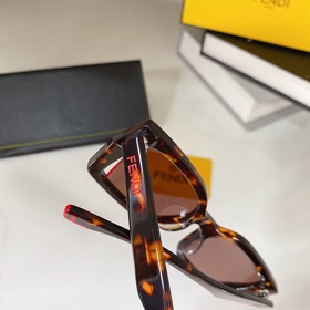 Fendi Модель： FE40017U Размер： 53х19-145