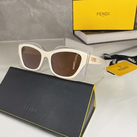 Официальный сайт с обновленной версией. FENDI, модель FF40034U, о