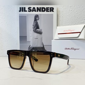 Ferragamo SF1052 Размер： 55 x 18 x 140
