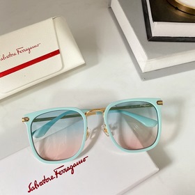 Salvatore Ferragamo  Модель： 9051 Размер： 55 x 20 x 145