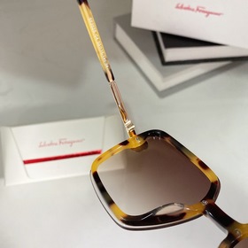 Ferragamo SF202 Размер： 56-19-140 Универсальные квадратные оправы