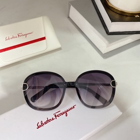 Salvatore Ferragamo  Модель： SF201S Размер： 62, 15-140