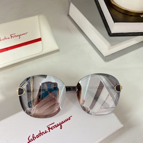 Salvatore Ferragamo  Модель： SF201S Размер： 62, 15-140