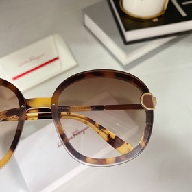 Salvatore Ferragamo  Модель： SF201S Размер： 62, 15-140