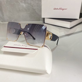 Salvatore Ferragamo  Модель： SF962 Размер： 145-140