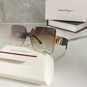 Salvatore Ferragamo  Модель： SF962 Размер： 145-140