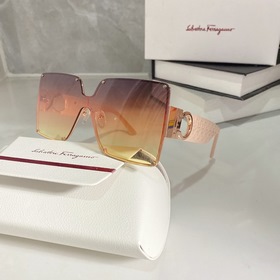 Salvatore Ferragamo  Модель： SF962 Размер： 145-140