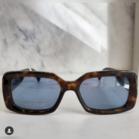 Логотип с ажурной резьбой Givenchy GV7201, новая модель