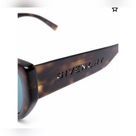 Новинка на официальном сайте GIVENCHY GV7202