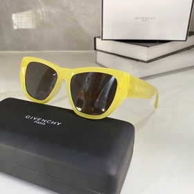 Логотип с ажурной резьбой Givenchy GV7202, ограниченная серия Giv