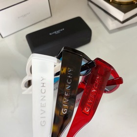 Логотип с ажурной резьбой Givenchy GV7202 Лимитированная серия Gi