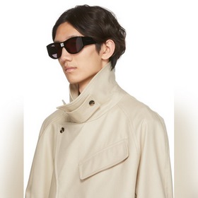 Значок с логотипом Givenchy, новинка на официальном сайте KR03R
