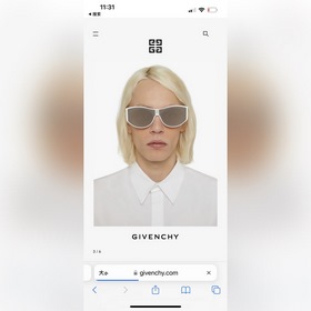 Значок с логотипом Givenchy, новинка на официальном сайте KR03R
