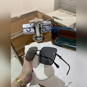 Детальный вид квадратной модели, компактный и универсальный GG202