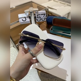 Детальный вид квадратной модели, компактный и универсальный GG202