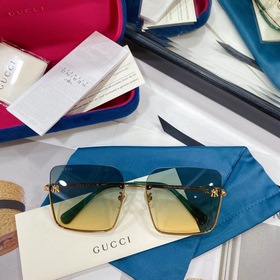 В этом году Gucci действительно очень популярен. Новая модель GG&