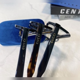 Gucci Модель： GG0072S Размер： 52х21-145