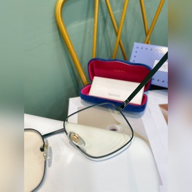 Цвета очков Gucci в этом сезоне совершенно неожиданные! Идеальное