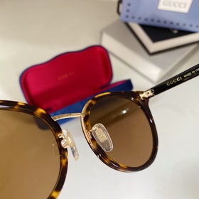 Gucci Модель： GG0850SK Размер： 56х21-145
