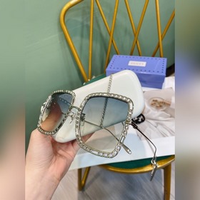 Новая модель на официальном сайте Gucci  Модель： GG1033S Солнце