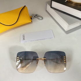 LOEWE - Незаменимый аксессуар для любителей солнцезащитных очков