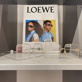 LOEWE - Квадратные очки Незаменимый аксессуар для поклонников сол