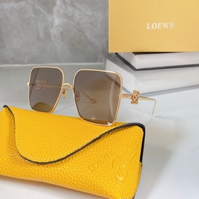 LOEWE - Квадратные очки Незаменимый аксессуар для любителей солнц