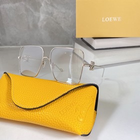 LOEWE - Квадратные очки Незаменимый аксессуар для любителей солнц