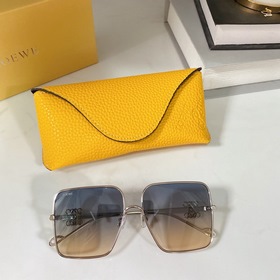 LOEWE - Квадратные очки Необходимый аксессуар для любителей солнц