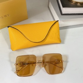 LOEWE - Квадратные очки Необходимый аксессуар для любителей солнц