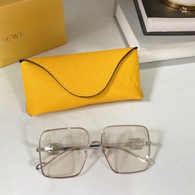 LOEWE - Квадратные очки Необходимый аксессуар для любителей солнц