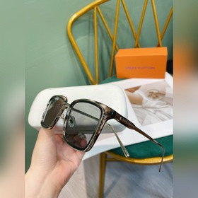 Солнцезащитные очки LV Новая модель LOUIS VUITTON с квадратной о