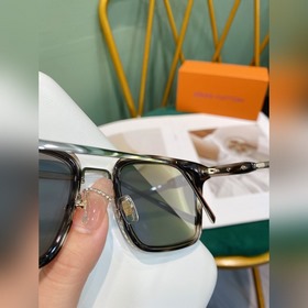 Солнцезащитные очки LV Новая модель LOUIS VUITTON с квадратной о