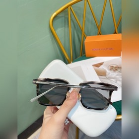Солнцезащитные очки LV Новая модель LOUIS VUITTON с квадратной о