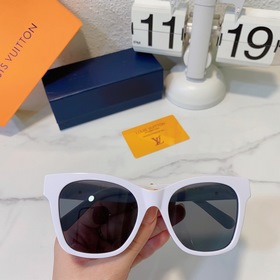 LOUIS VUITTON Z1465 Размеры： 53-21-145