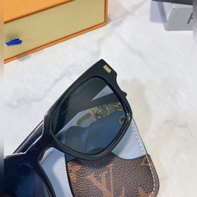 LOUIS VUITTON Модель： Z1597E Размер： 52х22х145