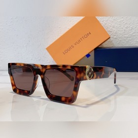 LOUIS VUITTON Модель： Z1491 Размер： 58х18х145